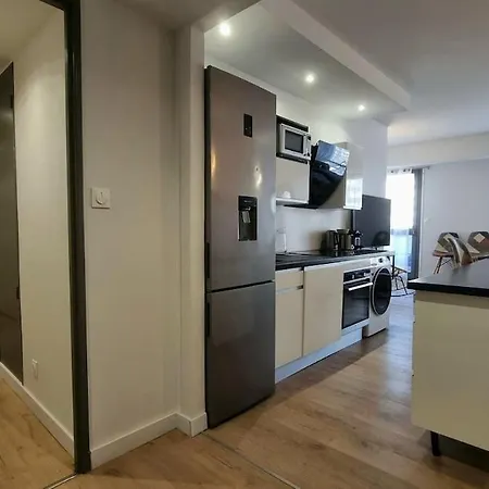 Daire Spacious 8-guest With 3 & Garage *