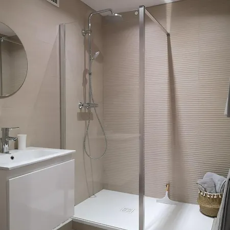 Spacious 8-guest With 3 & Garage *